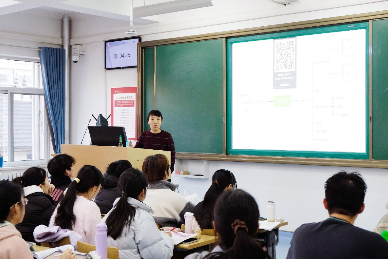 77779193永利集团领导深入教学一线 共听开学第一课